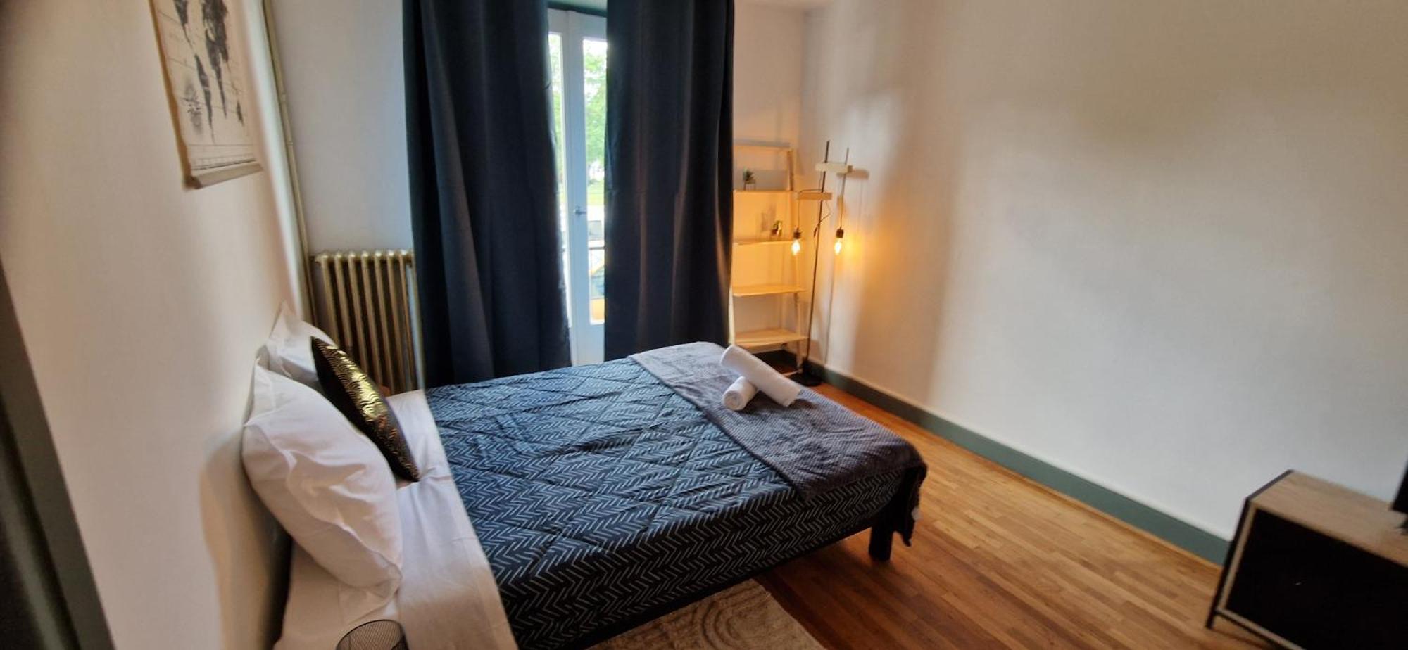 Des Lices A 2 Minutes De La Gare- Chateau De - Des Lices 2 Minutes From Train Station - Chateau De *